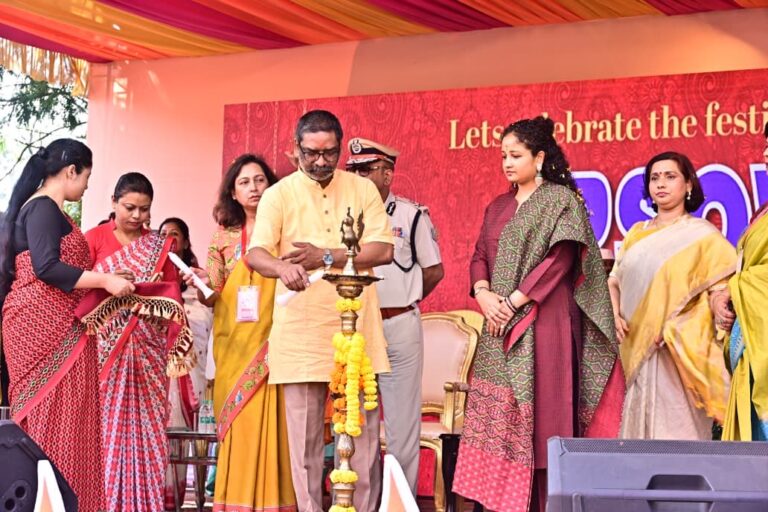 IPSWA Diwali Mela: CM हेमंत ने ‘आईपीएस ऑफिसर्स वाइव्स एसोसिएशन’ के दिवाली मेले का किया उद्घाटन