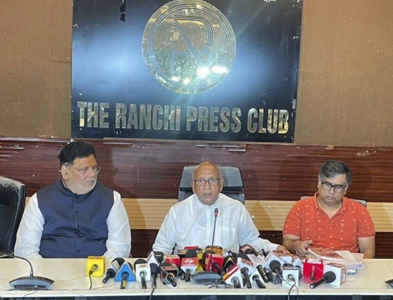 Saryu Rai: विधायक सरयू राय का झारखंड सरकार पर सारंडा में अवैध खनन करने और वन क्षेत्र का अस्तित्व समाप्त करने के लगाये आरोप