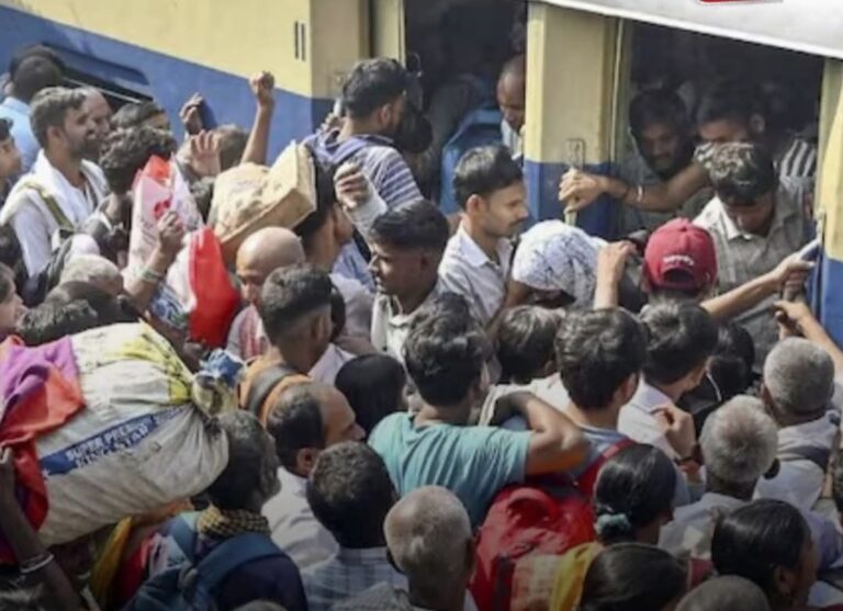 Rail Accident: यात्रियों से खचाखच भरी ‘कर्मभूमि एक्सप्रेस’ में चलती ट्रेन से गिरे 3 लोग, दो युवकों की मौत, एक गंभीर