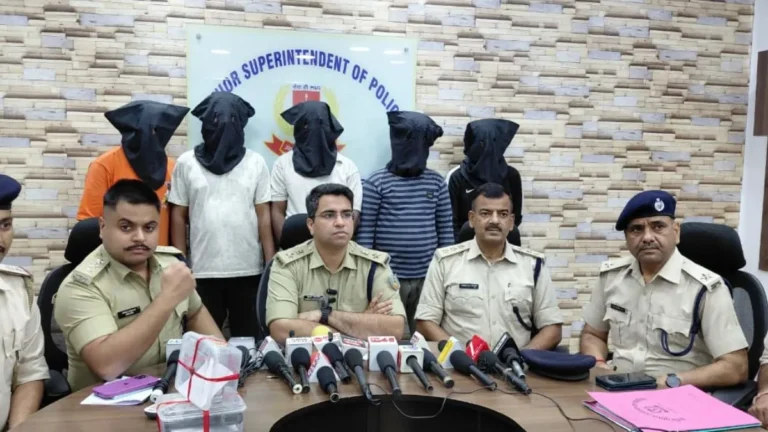 Jamshedpur Crime: कदमा डकैती कांड का पुलिस ने किया खुलासा, पांच कुख्यात अपराधी गिरफ्तार