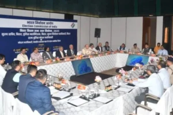 बिहार चुनाव को लेकर CEC ने की तैयारियों की समीक्षा, राजनीतिक दलों से लिया सुझाव