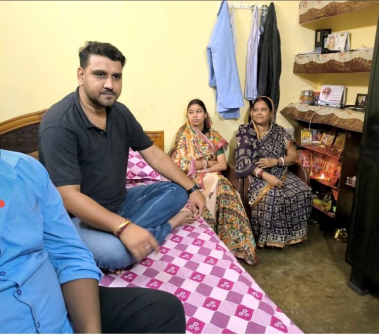 Jamshedpur: भाजपा जिला मीडिया प्रभारी प्रेम झा के घर में चोरी, दीवार फांदकर घर में घुसे, नकदी और मोबाइल फोन ले गये