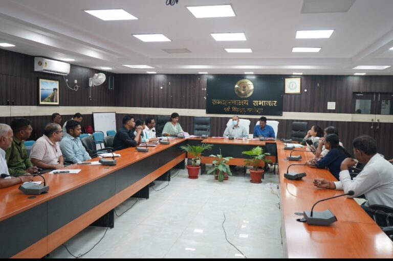 Jamshedpur: प्रिंटिंग प्रेस संचालकों को DC ने मुद्रक और प्रकाशक के नाम के बिना चुनाव से संबंधित पम्पलेट और पोस्टर नहीं छापने की दी हिदायत, ये निर्देश भी दिये?