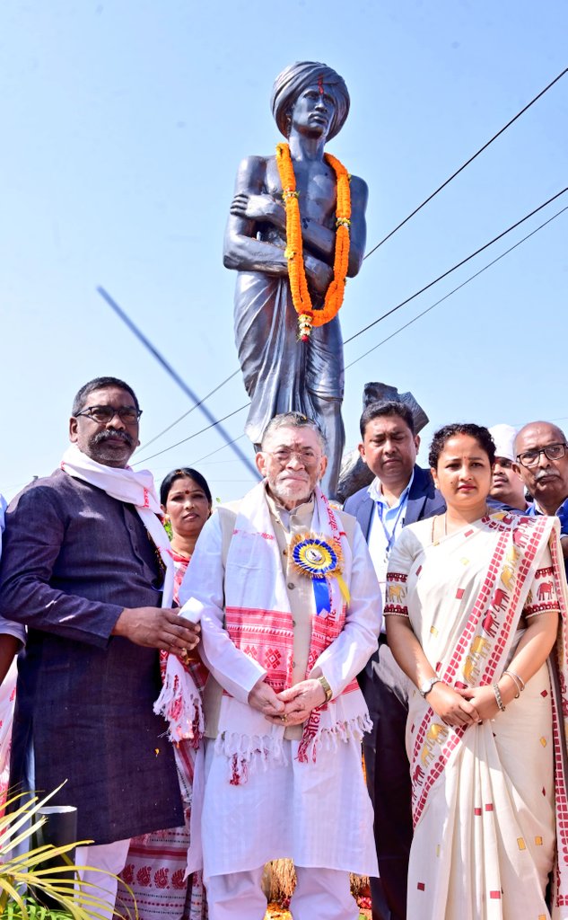 Jharkhand Foundation Day: आज बिरसा मुंडा की जयंती और राज्य स्थापना दिवस धूमधाम से मन रहा, झारखंड के राज्यपाल, मुख्यमंत्री ये बोले