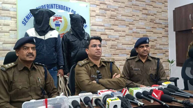 Jamshedpur: कदमा में तौकीर उर्फ गोरा हत्याकांड में पुलिस ने दो और आरोपियों को किया गिरफ्तार, पिस्टल व मैगजीन भी बरामद