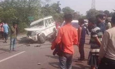 Rajnagar: राजनगर के केसरगाड़िया के समीप सड़क हादसा, बोलेरो और हाइवा की सीधी टक्कर में दो व्यक्ति गंभीर रूप से घायल