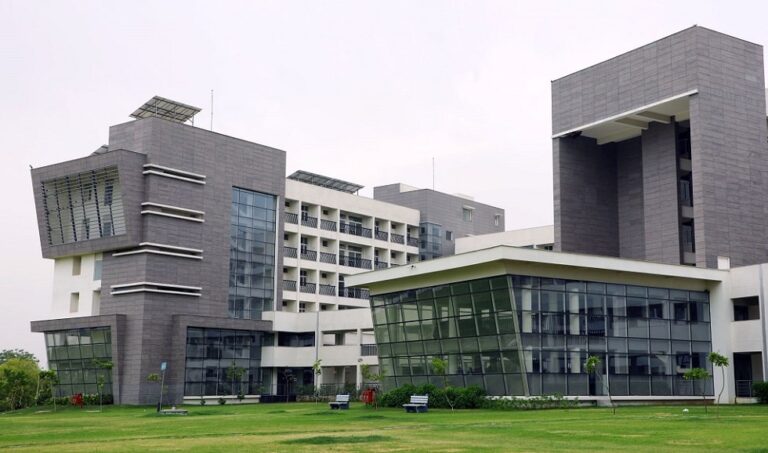 Jamshedpur News :XLRI जमशेदपुर ने लांच किए अंतरराष्ट्रीय स्पेशलाइजेशन ट्रैक, अमेरिका और फ्रांस की टॉप यूनिवर्सिटी के साथ हुई साझेदारी