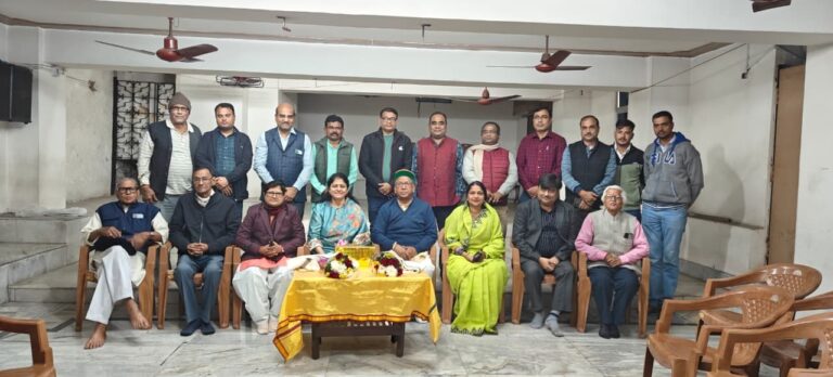 Jamshedpur News :गुलमोहर हाई स्कूल की प्राचार्या प्रीति सिन्हा का हुआ सम्मान