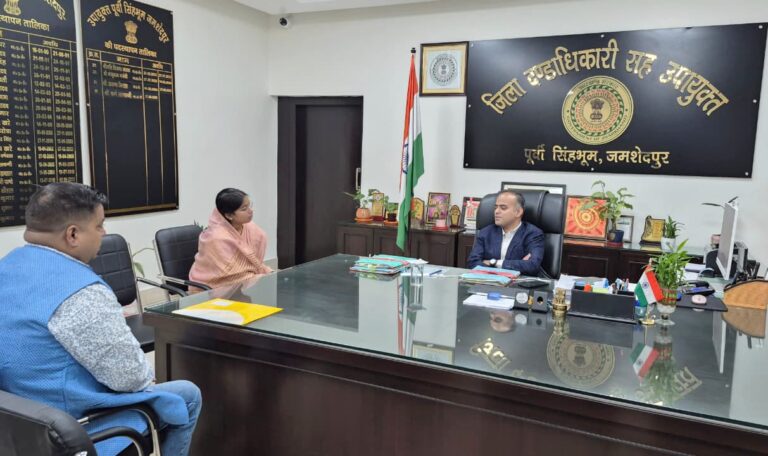 Jamshedpur News :भुईयांडीह में अतिक्रमण मुक्त अभियान की कार्रवाई पर विधायक पूर्णिमा साहू ने मुख्यमंत्री हेमंत सोरेन से की मुलाकात