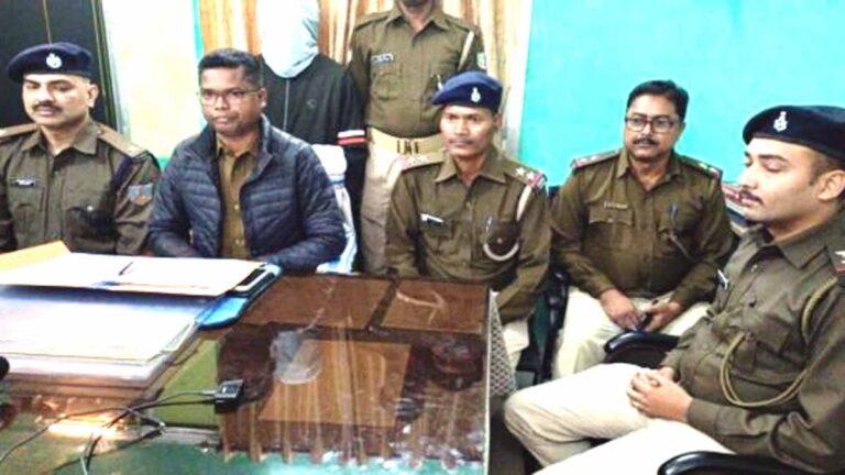 Jamshedpur: जिसने खुद चोरी की शिकायत दर्ज करायी, वही चोर निकला, भाई ने ही चुराए थे बहन के गहने, पुलिस ने जांच की तो खुल गयी पोल