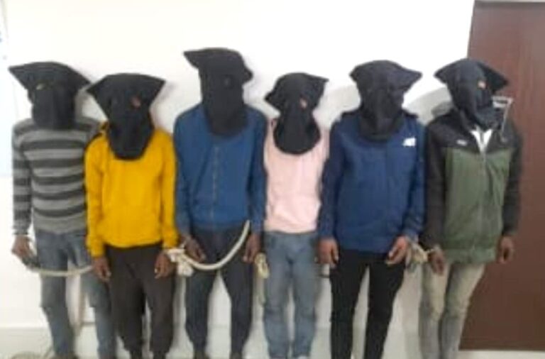 Jamshedpur: उलीडीह के प्रदीप साव हत्याकांड में पुलिस को बड़ी सफलता, हत्या में इस्तेमाल चापड़ और कपड़े बरामद, छह आरोपी गिरफ्तार