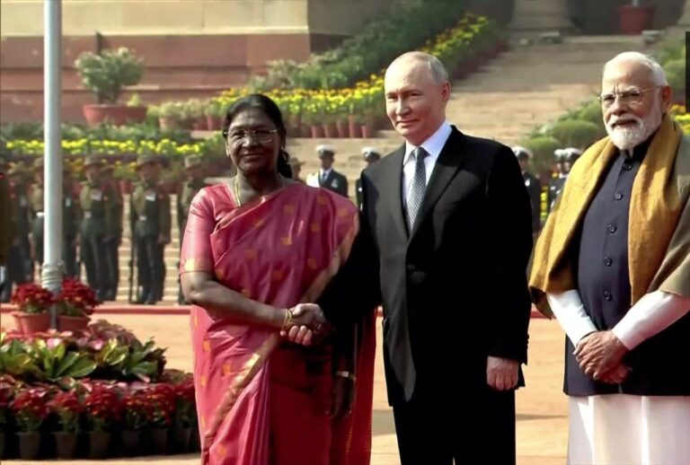 India-Russia Summit: भारत और रूस ने की व्यापार और आर्थिक संबंधों को प्रगाढ़ करने के नए कदमों की घोषणा, पुतिन बोले-उनका देश भारत को ईंधन की निर्बाध आपूर्ति करेगा