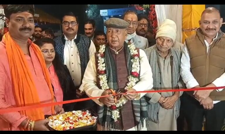Jamshedpur: विधायक सरयू राय ने युवा उद्यमी सह ट्रांसपोर्ट कारोबारी साकेत गौतम के नये रेस्टोरेंट “जेएच 05 रोटी रसोई” का किया उद्घाटन