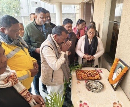 Chaibasa: भाजपा के पूर्व प्रदेश अध्यक्ष लक्ष्मण गिलुआ की मनी जयंती, पूर्व मुख्यमंत्री मधु कोड़ा समेत भाजपा कार्यकर्ताओं ने दी श्रद्धांजलि