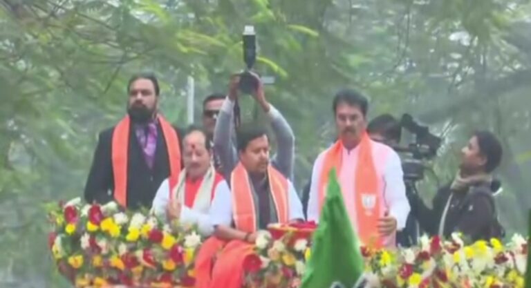 Nitin Nabin: BJP के राष्ट्रीय कार्यकारी अध्यक्ष बनने के बाद पहली बार पटना पहुंचे नितिन नवीन, हुआ भव्य स्वागत, किया रोड शो