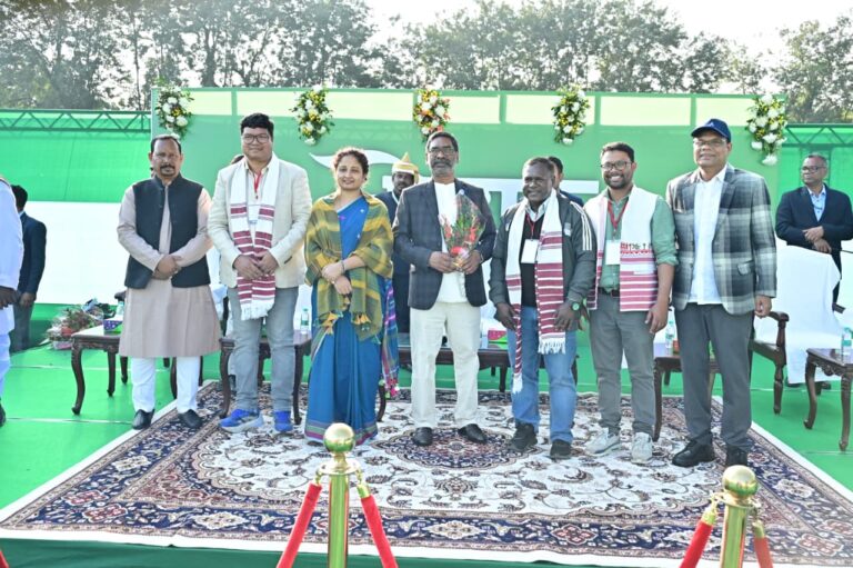 Jharkhand News :समाज के अस्तित्व और अधिकारों की रक्षा के लिए स्वयं निभाएंगे सक्रिय भूमिका – हेमन्त सोरेन, मुख्यमंत्री