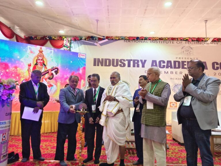Jamshedpur News :एनआईटी जमशेदपुर में IAC 2025 का शुभारंभ, पद्मश्री अशोक भगत ने किया उद्घाटन