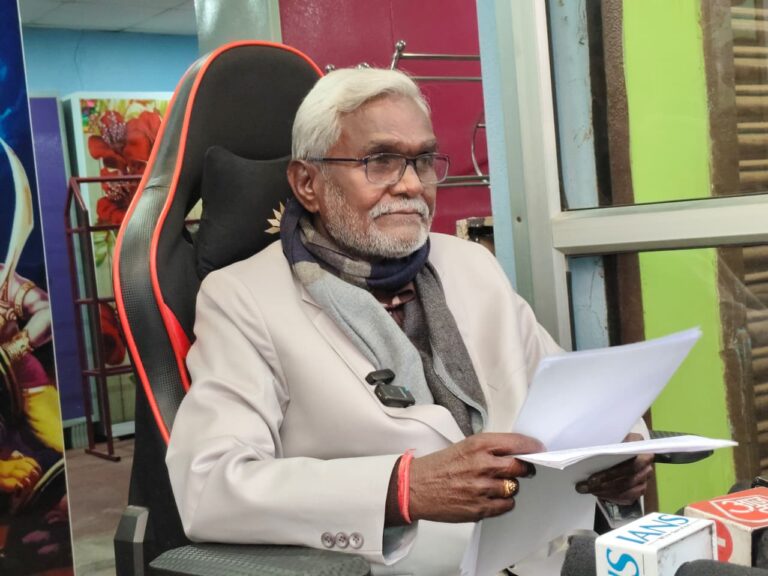Jamshedpur News :चंपई सोरेन का हेमंत सरकार पर बड़ा हमला, भोगनाडीह में कार्यक्रम रोकने का लगाया आरोप