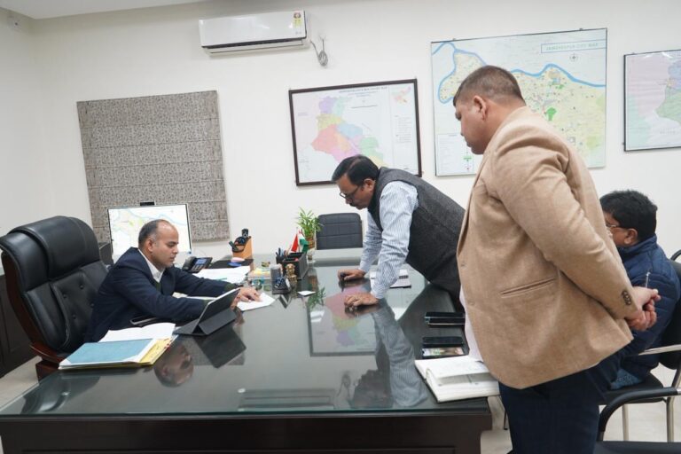 Jamshedpur News : राष्ट्रपति द्रौपदी मुर्मु के 29 दिसंबर को प्रस्तावित आगमन को लेकर उपायुक्त ने की तैयारियों की समीक्षा बैठक, दिए आवश्यक दिशा- निर्देश