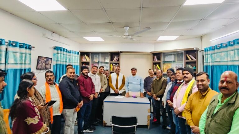 Jamshepur News:मानगो और उलीडीह मंडल के नव निर्वाचित भाजपा मंडल अध्यक्ष मिले सरयू राय से