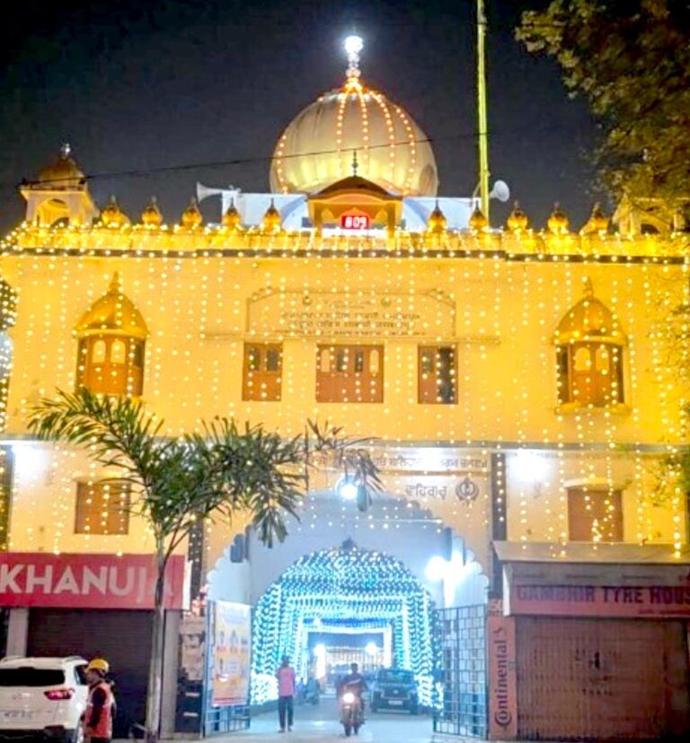JAMSHEDPUR NEWS :गुरु गोबिंद सिंह जी का 359वां प्रकाश पर्व आज, भव्य शोभायात्रा के लिए साकची गुरुद्वारा सुसज्जित