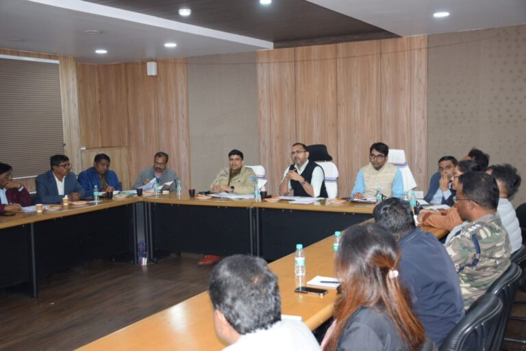 Adityapur News : राष्ट्रपति के प्रस्तावित आगमन को लेकर सरायकेला-खरसावां में सुरक्षा व यातायात व्यवस्था की व्यापक समीक्षा