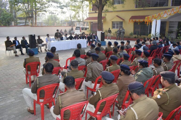 Saraikela-Kharsawa News :शहीद दिवस पर मुख्यमंत्री आगमन को लेकर प्रशासन अलर्ट, संयुक्त ब्रीफिंग व स्थलीय निरीक्षण