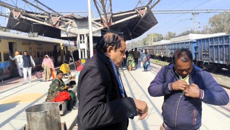 Dhanbad Division Ticket Checking:धनबाद मंडल में चलाया गया मेगा टिकट चेकिंग अभियान
