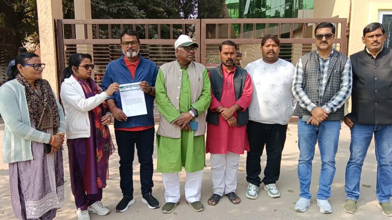 Jamshedpur News :केरव गांधी के परिजनों से मिले जदयू नेता, एसएसपी से की कड़ी कार्रवाई की मांग