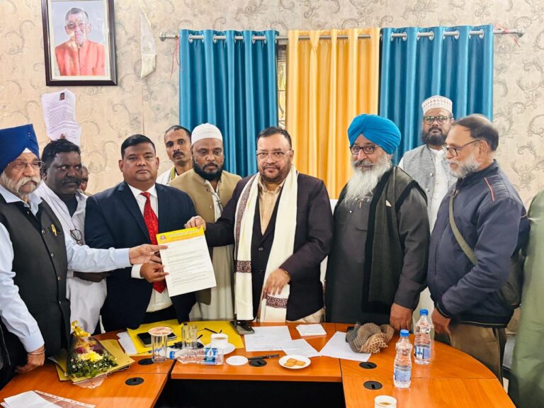 Jamshedpur News :अल्पसंख्यक कल्याण योजनाओं की समीक्षा के लिए जमशेदपुर पहुंचे आयोग अध्यक्ष-उपाध्यक्ष, अधिकारियों को दिए निर्देश