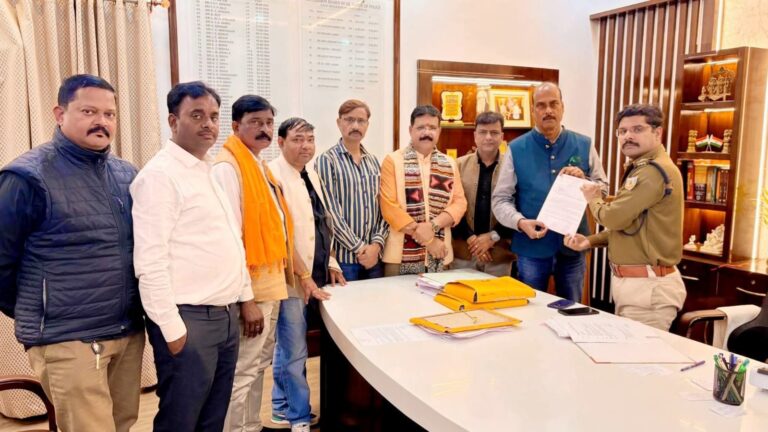 Jamshedpur News :कैरव गांधी अपहरण मामले में भाजपा जमशेदपुर महानगर के प्रतिनिधिमंडल ने एसएसपी से की मुलाकात, शीघ्र, निष्पक्ष और प्रभावी जांच की मांग दोहराई