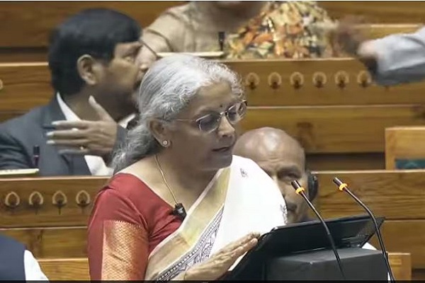 केंद्र की मोदी सरकार 1 फरवरी को पेश करेगी आम बजट 2026, सीतारमण का होगा नौवां बजट