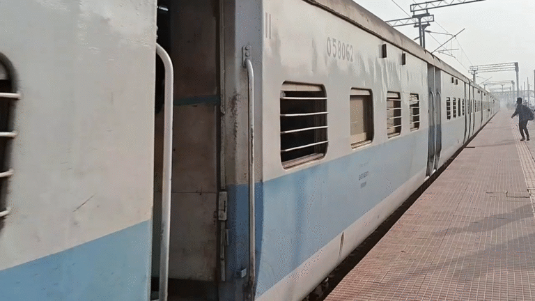 East Central Railway :दानापुर मंडल के चम्पापुर हाल्ट, सालिमपुर बिहार, करौटा, मंझौलीग्राम हाल्ट, बुद्धदेवचक यादवनगर हाल्ट पर 02 जोड़ी पैसेंजर ट्रेनों का ठहराव