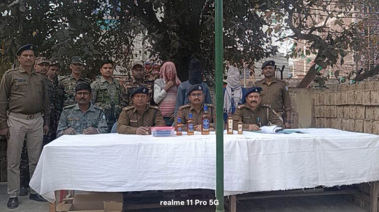 Jharkhand: 70 लाख रुपये की विदेशी शराब जब्त, तीन गिरफ्तार, चंडीगढ़ से आ रहे ट्रक में कोयले के ढेर के नीचे छिपाकर रखी गयी थी शराब की 850 पेटियां