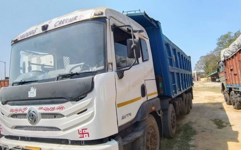 Jamshedpur: वाहन चोर रैकेट का भंडाफोड़, एनएच-33 पर बजरंग पार्किंग के समीप गैरेज से दो हाइवा जब्त, इंजन और चेचिस में छेड़छाड़, बनाये जाते थे फर्जी कागजात