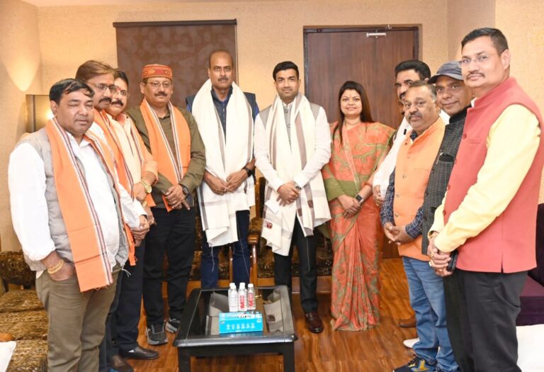 JAMSHEDPUR NEWS :मानगो नगर निगम चुनाव को लेकर भाजपा ने दिखाई संगठनात्मक एकजुटता, ज्योति सिंह एवं चंचल शर्मा ने मेयर पद की दावेदारी से वापस लिया नाम, जमशेदपुर महानगर अध्यक्ष संजीव सिन्हा ने संध्या सिंह के समर्थन पर बनाई सहमति