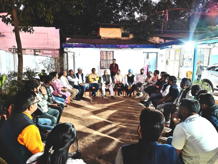 Jamshedpur News :बिष्टुपुर में जदयू की बैठक में सरयू राय ने कहा बेहतर मानगो बनाने के लिए लड़ा जाए निगम चुनाव