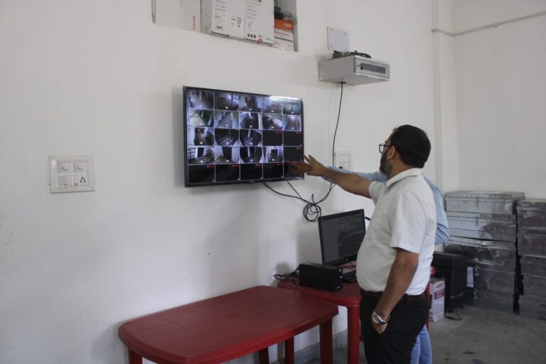 Saraikela Kharsawan news :ईवीएम–वीवीपैट वेयरहाउस का मासिक निरीक्षण, सुरक्षा व्यवस्था की समीक्षा