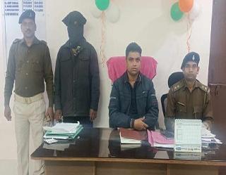 Adityapur: आदित्यपुर पुलिस ने कुख्यात महिला ड्रग तस्कर डॉली परवीन को फिर किया गिरफ्तार, भेजा जेल