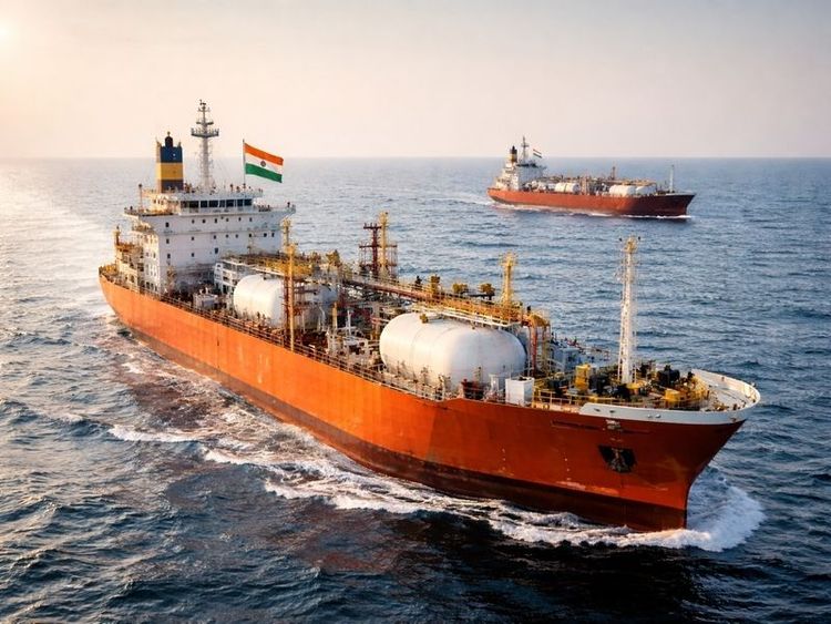 LPG Crisis: अब दूर होगा रसोई गैस का संकट, एलपीजी लेकर आ रहे दो जहाज ‘नंदा देवी’ और ‘शिवालिक’ होर्मुज जलडमरूमध्य सुरक्षित पार कर गए, 16-17 मार्च को पहुंचेंगे भारत