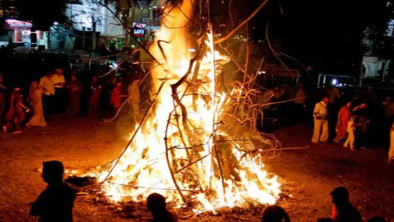 Jamshedpur: भद्रा के साये होलिका दहन, शाम को चंद्रग्रहण, सुबह से बंद रहेंग मंदिरों के पट, चार को मनेगी रंगों की होली
