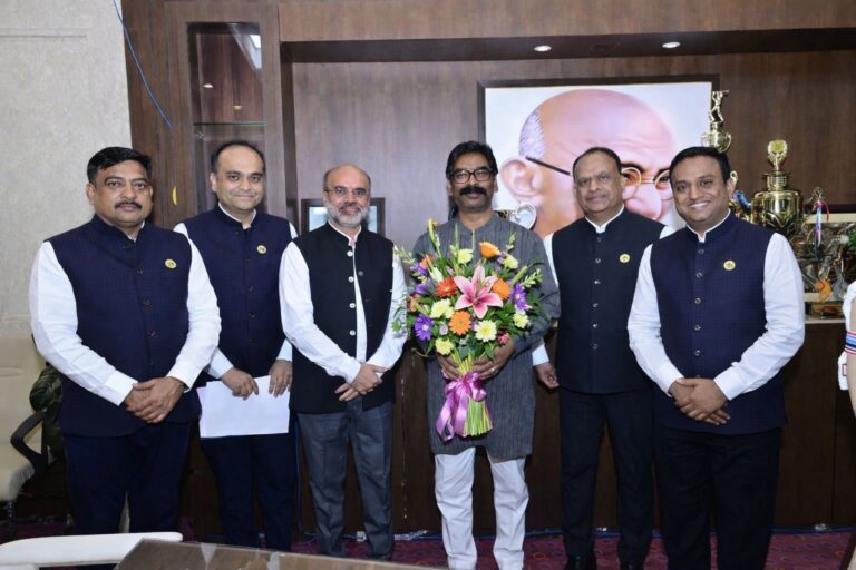 Jamshedpur News:धालभूमगढ़ एयरपोर्ट सहित विकास के मुद्दों पर चैंबर ने सीएम से की मुलाकात