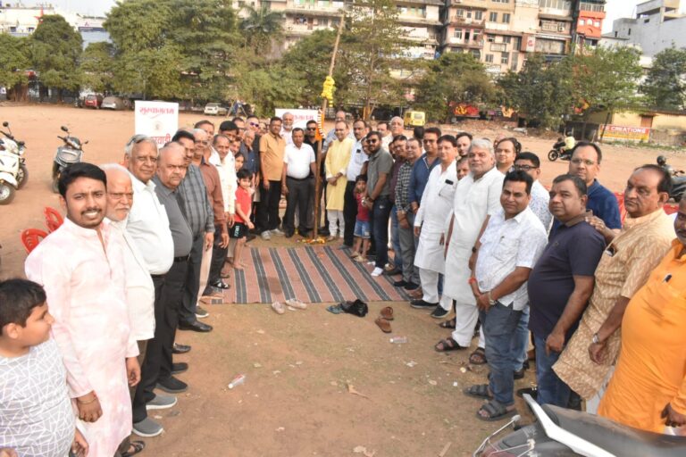 Jamshedpur News : होलिका दहन सोमवार को, डांडा रोपण के साथ शुरू हुई पूजा-अर्चना,मारवाड़ी समाज ने की होलिका पूजा, मंगलकामना