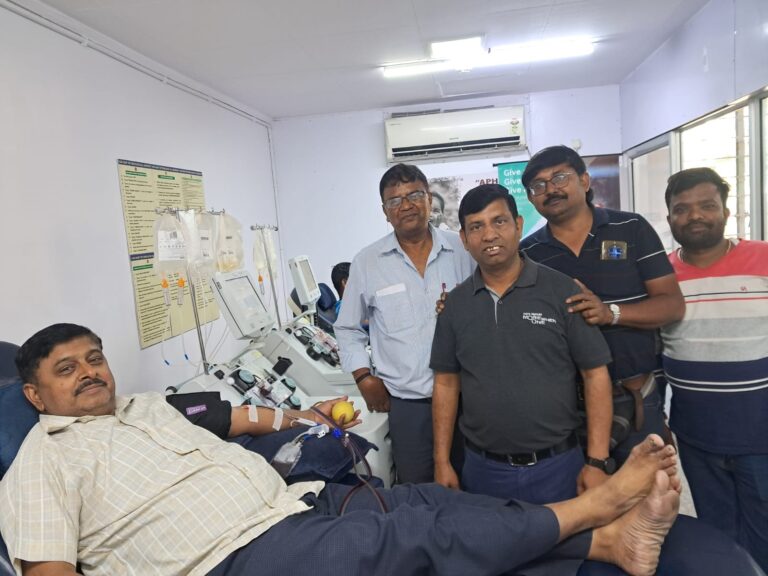 Jamshedpur News :जेएन टाटा की 187वीं जयंती की पूर्व संध्या पर रेड क्रॉस कार्यकर्ताओं ने किया एसडीपी दान