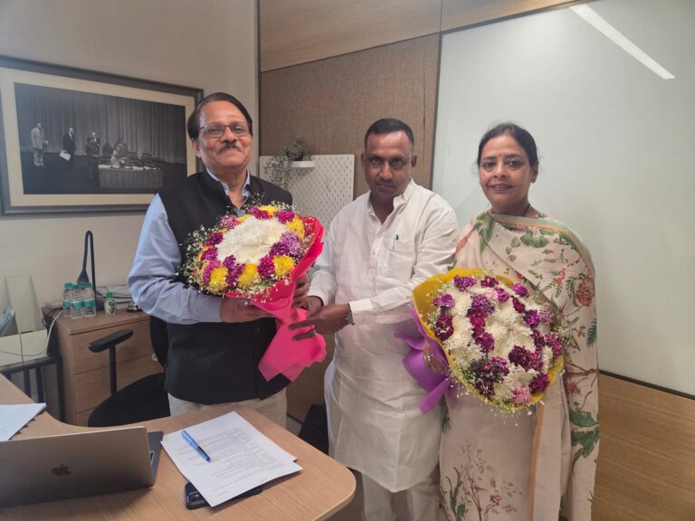 Jamshedpur News :दिल्ली में कांग्रेस प्रभारी के. राजू से मिले सुधा गुप्ता और बन्ना गुप्ता, मानगो विकास पर हुई चर्चा