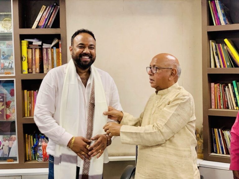 Jamshedpur: मानगो नगर निगम के उपमहापौर राहुल कश्यप ने विधायक सरयू राय से मिलकर लिया आशीर्वाद