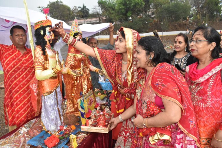 Jamshedpur News : मारवाड़ी सम्मेलन साकची शाखा द्वारा गणगौर महोत्सव का हुआ आयोजन, राजस्थानी परिधान में सजधज कर 3000 से अधिक महिलाएं हुई शामिल