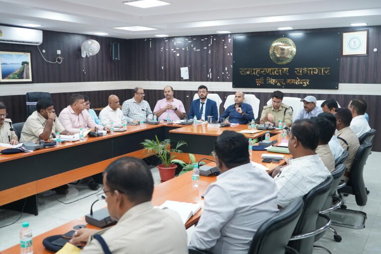 Jamshedpur News :रामनवमी और चैती छठ को लेकर प्रशासन अलर्ट, उपायुक्त ने की तैयारियों की समीक्षा बैठक