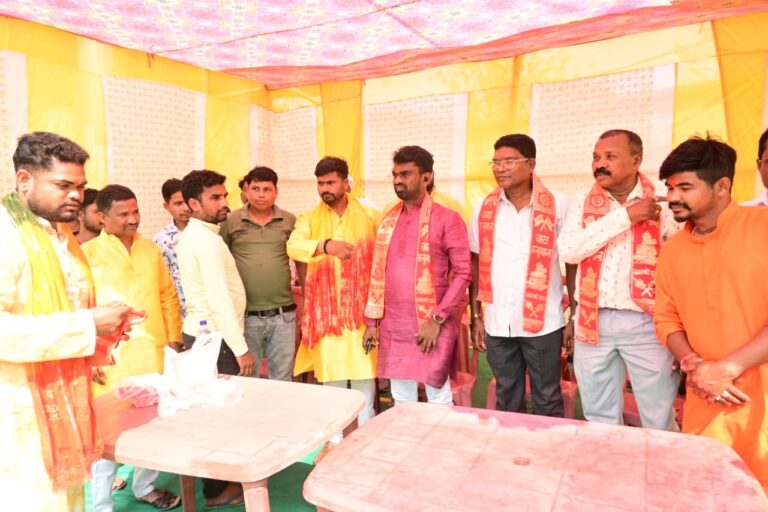 Jamshedpur News :रामनवमी पर विभिन्न क्षेत्रों में पूजा-अर्चना, विधायक संजीव सरदार ने मांगी क्षेत्र की खुशहाली