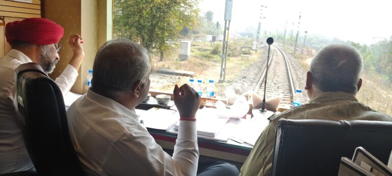 South East Central Railway : GM तरुण प्रकाश का झारसुगुड़ा–रायगढ़ रेलखंड का सुरक्षा निरीक्षण